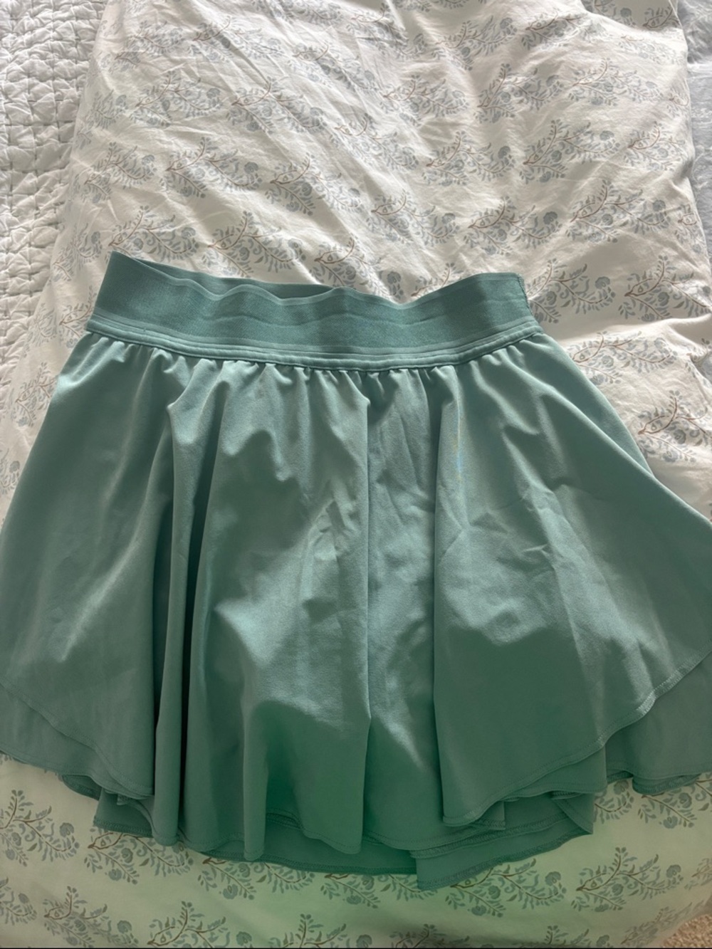 Lululemon Women's blue/green tennis Skirt